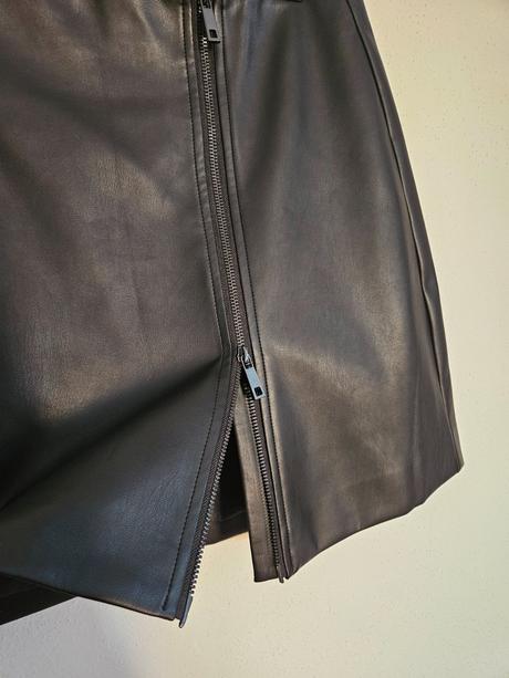 Mohito sukňa z eko kože so zipsom 40, mohito,40