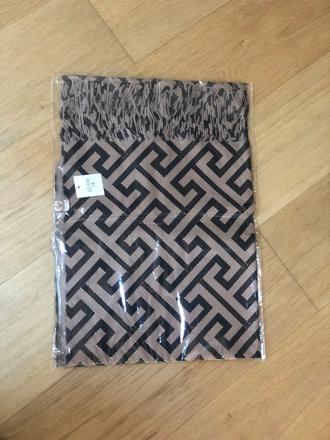 Tenší dlhý šál, l