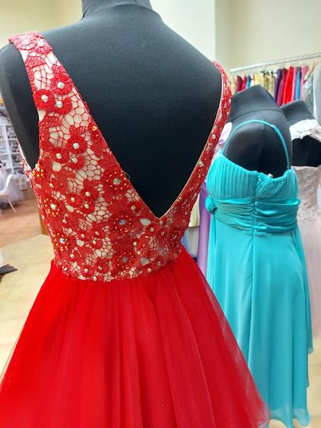 Červené šaty vo veľkosti s/m, m / s