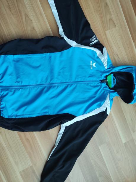 Ponúkam chlapčensku športovú bundu, 140