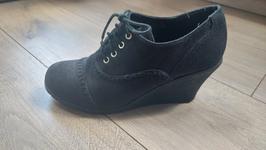 Jesenné čierne poltopánky na platforme, 39