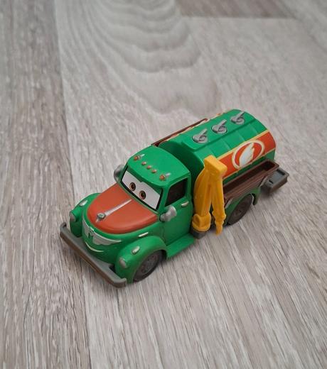 Autíčko z rozprávky lietalda,