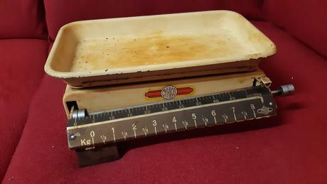 Predám staručkú  váhu., 