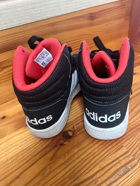 Adidas, adidas,32