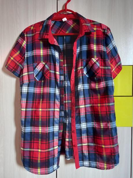 Kockovaná košeľa, 44