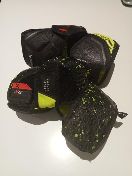 Hokejová výstroj 8 - 9 y, bauer,s