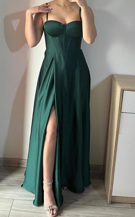Smaragdové spoločenské šaty, s