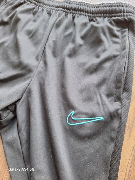 Sportove nike teplaky, nike,152