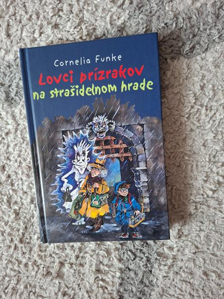 Lovci prizrakov na strasidelnom hrade,