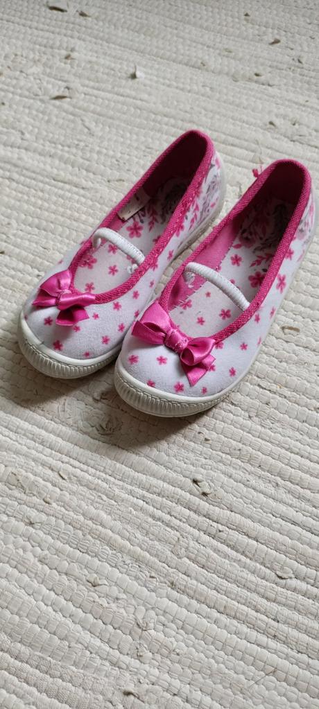 Prezuvky,papuče, 27