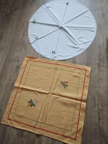 2ks vianočné obrusy, 