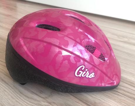 Dievčenská cyklistická prilba zn.giro 48-52 cm, m
