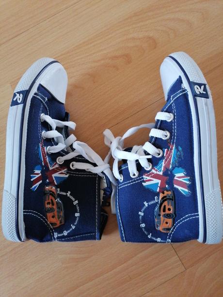 Tenisky nenosené, 36