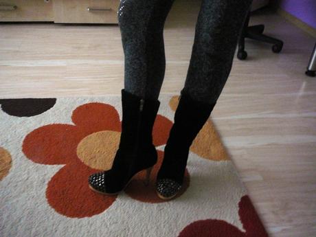 Semišové kotníky s aplikaciou na špičke, 38