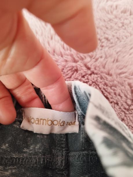 Nohavice la bambola, 104