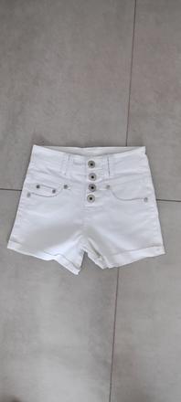 Dievčenské šortky, 146