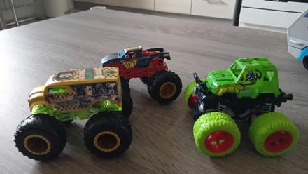 Monster truck autíčka,