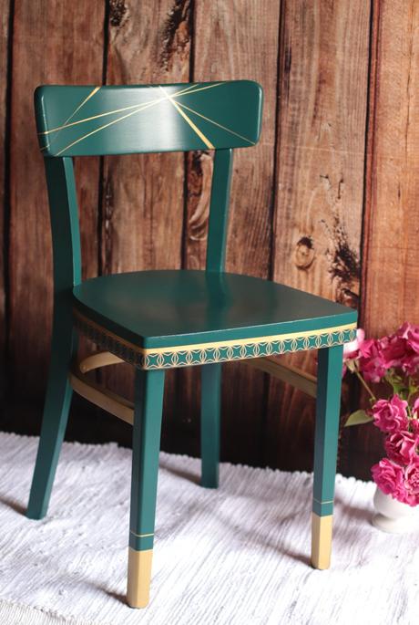 Upcyklovaná stolička extravagantná, 