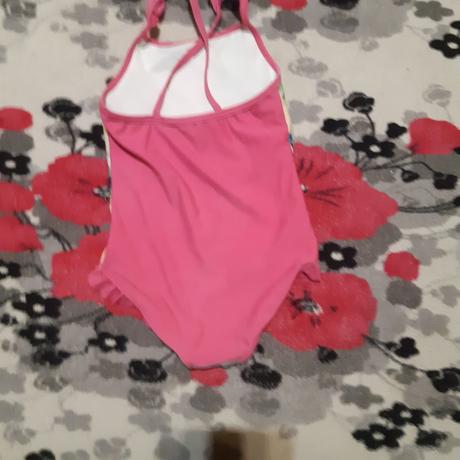 Dievčenské plavky, 92