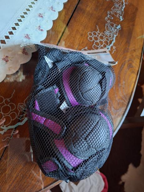 Dievčenské korčule+chrániče, 30