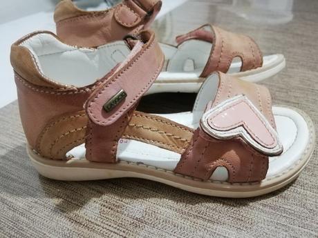 Sandalky, lasocki,26