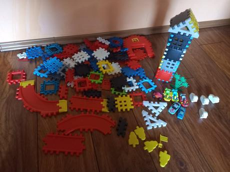 Vláčik staviteľ+ stavebnica blok- autodráha,domy,