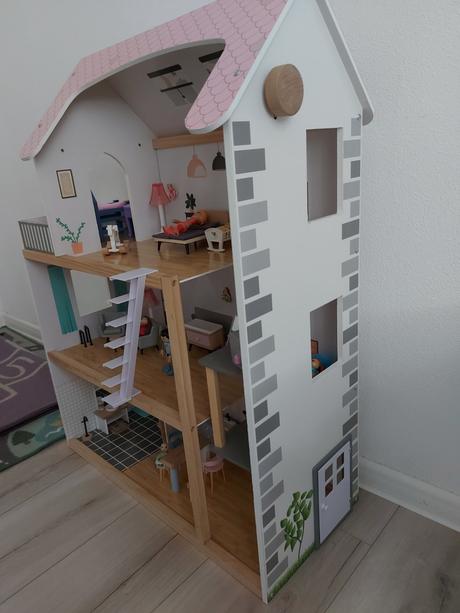 Domček pre bábiky, 