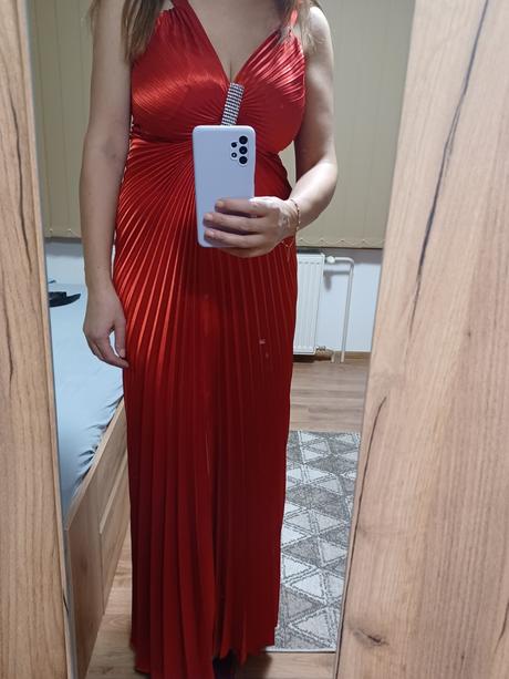 Spoločenské šaty, 38