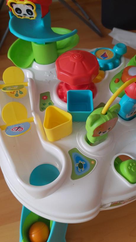 Clementoni hrací stolík, 