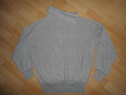 Bledy tenky sveter, l