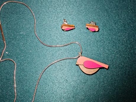Drevený prívesok pink bird pendant + náušnice bewo, 