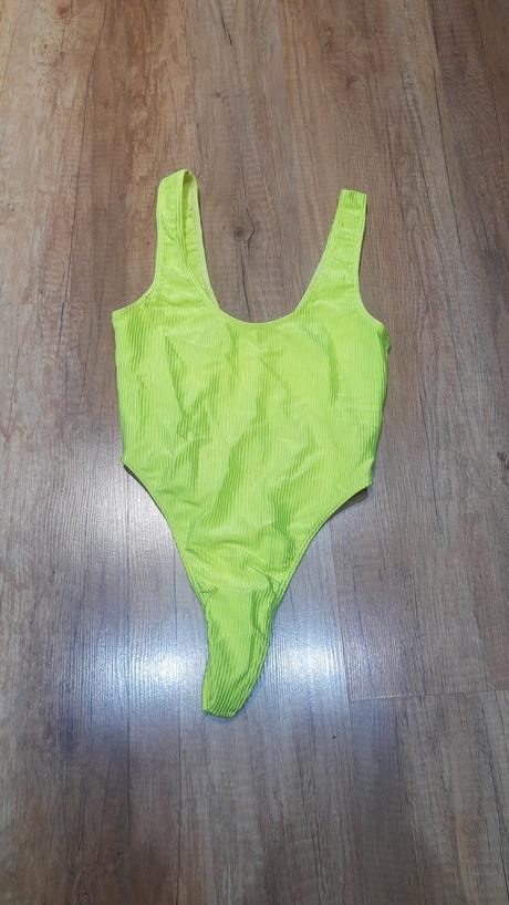 Dievčenské body s vyvýšenými bokmi, 158