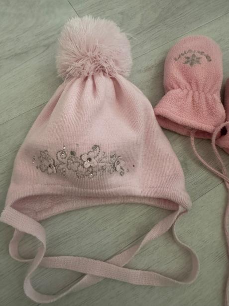 Čiapočka s rukavičkami, 74