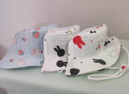 Klobúčik so šnúrkou, 50 / 52