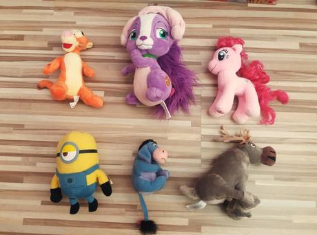 Mix plyšových hračiek,