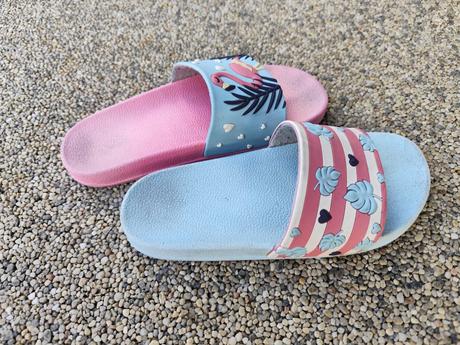 Dedoles šľapky, 33