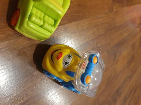 Prvé autíčka - fisher price - cena spolu,