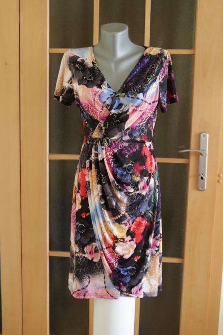 Šaty - bezchybný stav, m