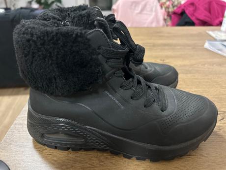 Krasne topánky s kozušinkou, skechers,36