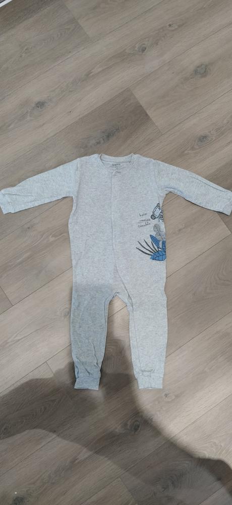 Pyžamo overal, lupilu,92
