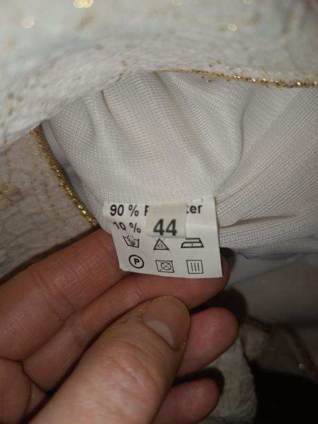 Spoločenské šaty, 44