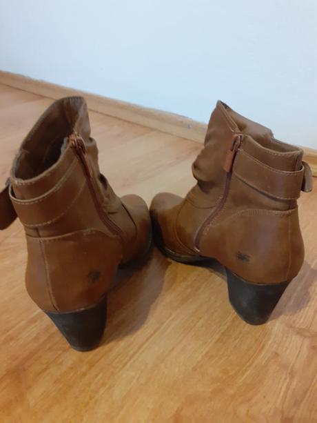 Kotníkové čižmičky, clara barson,38