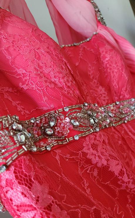 Dlhé spoločenské šaty, 40