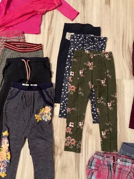 Mix oblečenia nohavice v98/104, 104–116