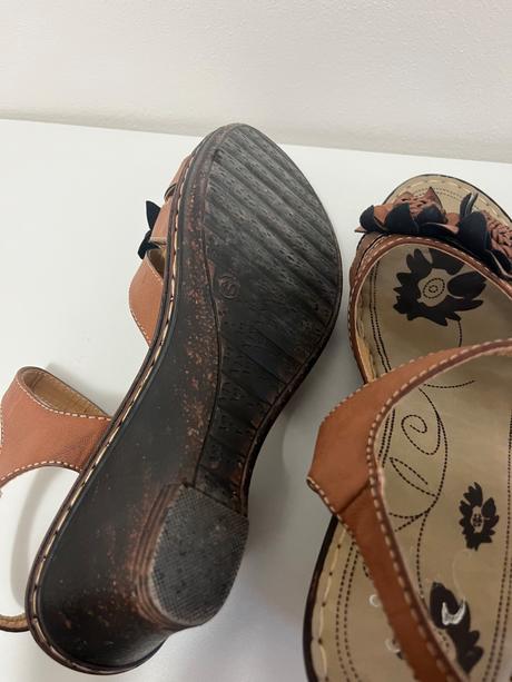 Sandále s kvetmi, 40