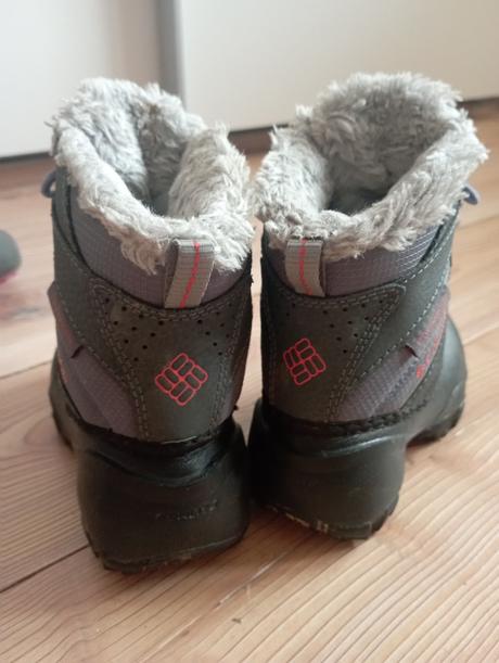 Snehule columbia, columbia,25