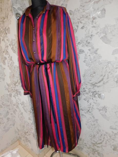 Fink modell pekne vintage šaty, 48