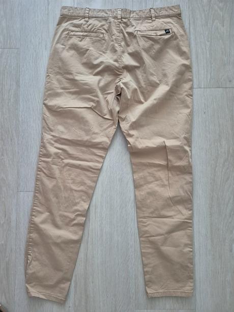 Bezove nohavice, pull&bear,44