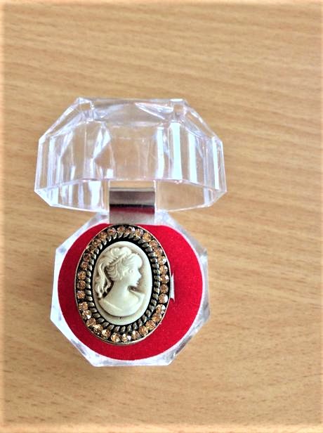 Starožitná súprava/náušnice a prsteň,