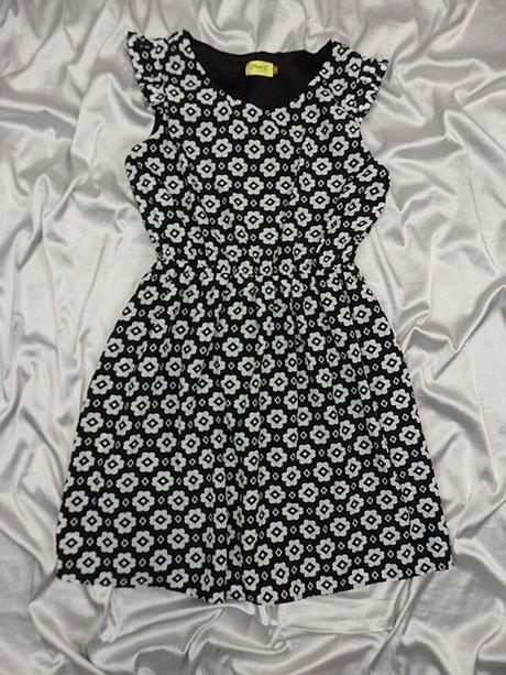 Kvalitné letné šaty, 40